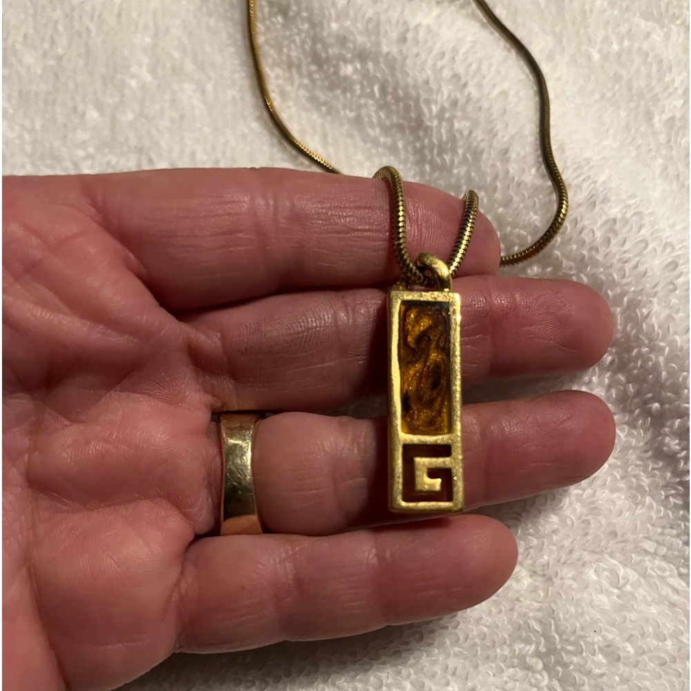 Givinchi gold tone neklace